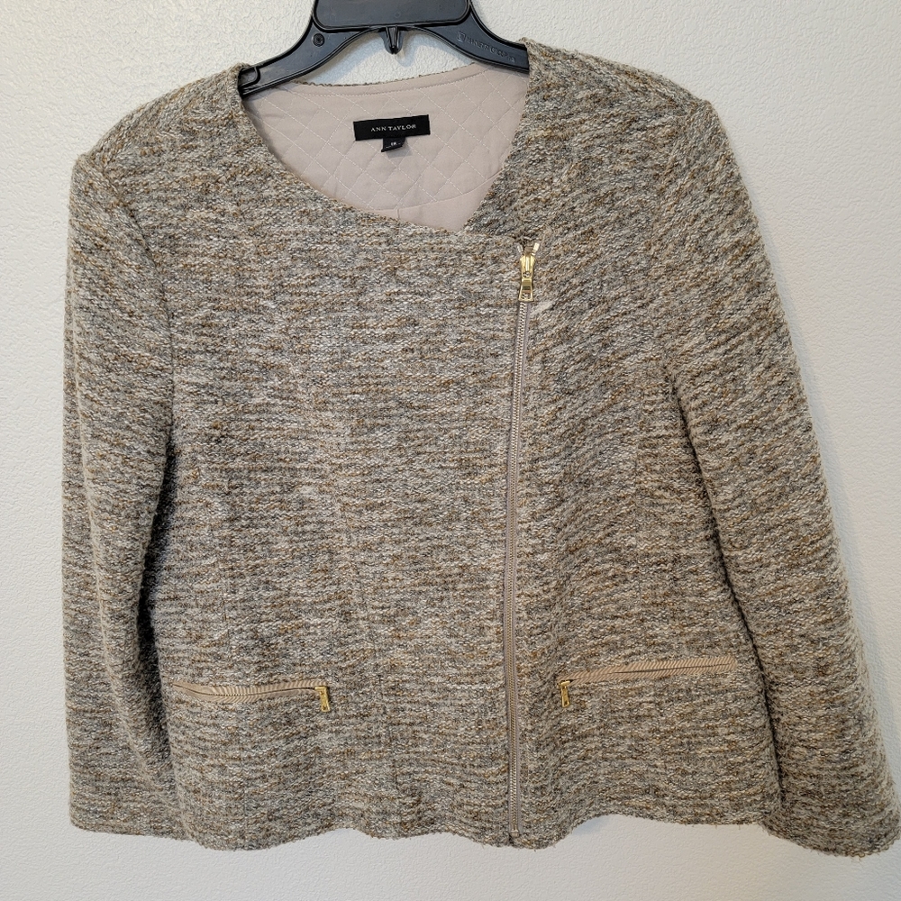 Ann Taylor Chanel Inspired Beige And Tan Cropped Blazer  SZ 18
